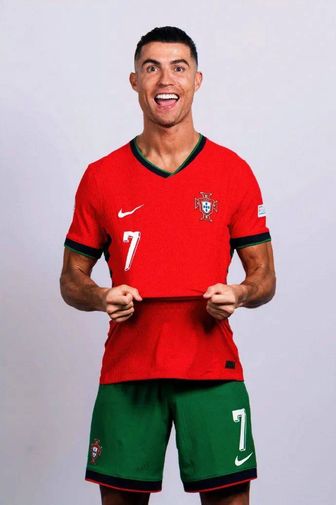 皇马全队身价12.3亿欧元领跑西甲 巴萨次席（西甲身价榜：皇马全队12.3亿欧元居首，巴萨位列第二）