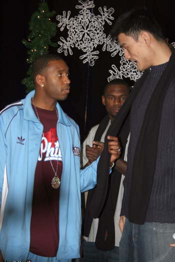 英超第18轮焦点战：切尔西对决维拉，纽卡挑战曼联（英超第18轮重头戏：切尔西迎战维拉，纽卡挑战曼联）