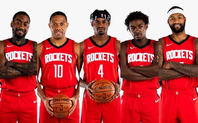 切尔西队长里斯詹姆斯26岁生日，34次欧冠出场助蓝军登顶（里斯-詹姆斯迎来26岁生日，切尔西队长欧冠34战曾助蓝军加冕）