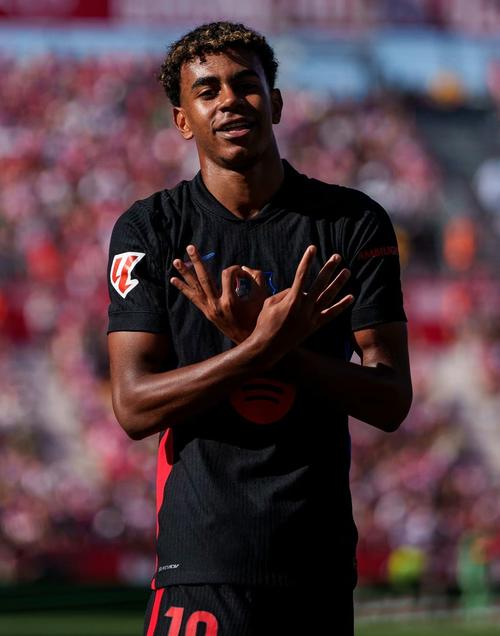 灰熊赢球关键！科沃德砍两双带队双杀快船，末节独砍11分（末节11分定胜局！科沃德轰两双助灰熊赛季双杀快船）