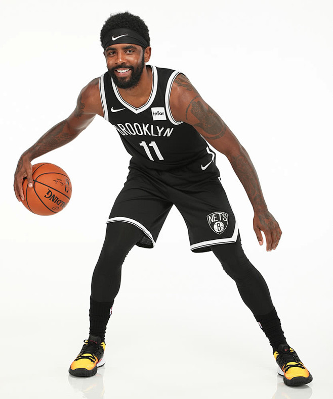 哈登节奏变化让防守崩溃（哈登变速节奏击溃防线）