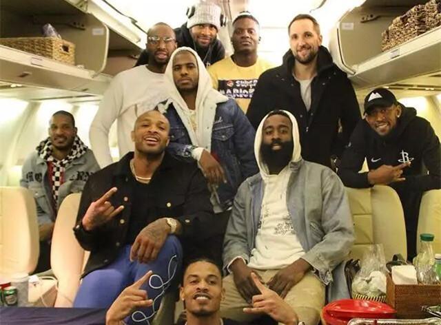 辽宁男篮CBA杯赛连输江苏广州引热议！球迷不满狂刷官媒评论区（CBA杯赛辽宁男篮连败江苏、广州引发热议，球迷不满刷屏官媒评论区）